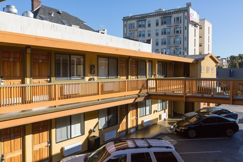 Motel Geary Parkway 2*